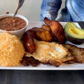 Montanero (Bandeja Paisa)